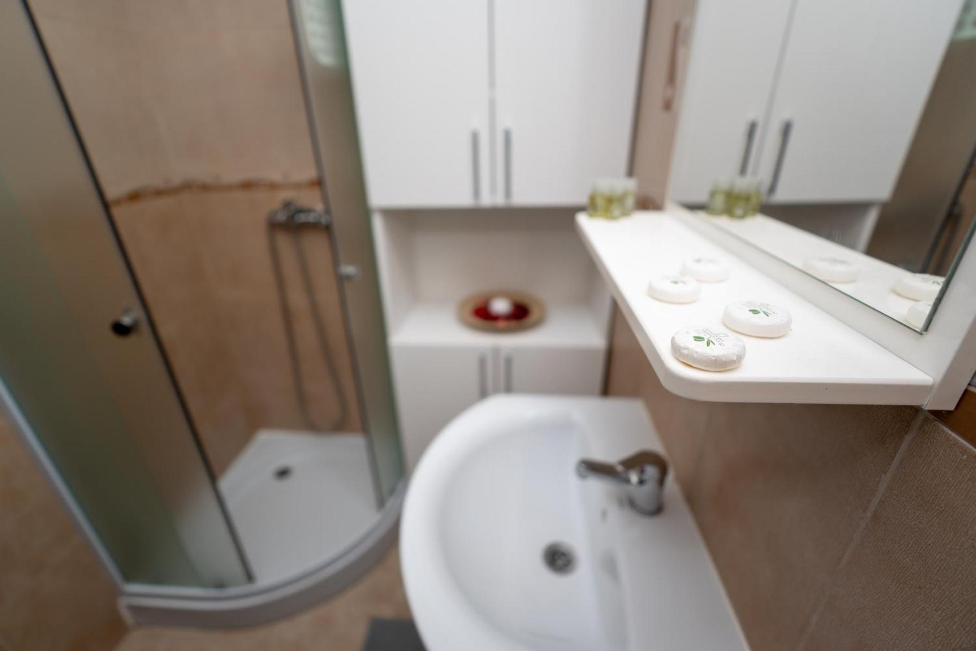 Hotel Studio Titan Bucureşti Ngoại thất bức ảnh